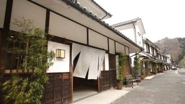 施設の入り口 / 20