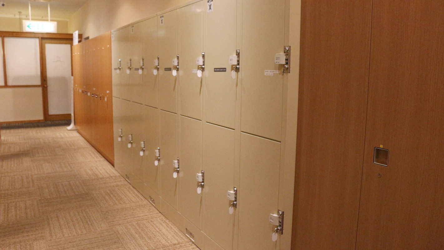 ● Free coin locker