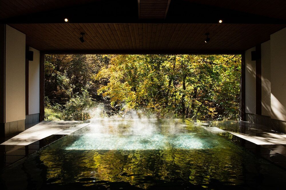 国定公園の渓谷美がすぐそこに。自然と一体化できる温泉宿4256581