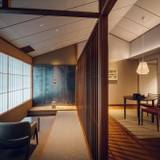 伝統や職人技を感じる
多彩な表情を持つ客室 / 3