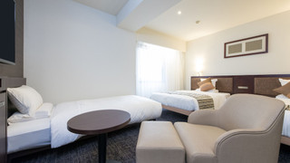 デラックス ツインルーム + エキストラベッド 1台 禁煙