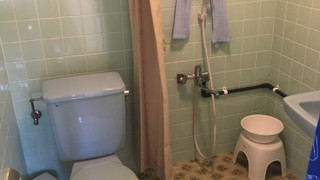 スタンダード ツインルーム 共用バスルーム・トイレ 禁煙