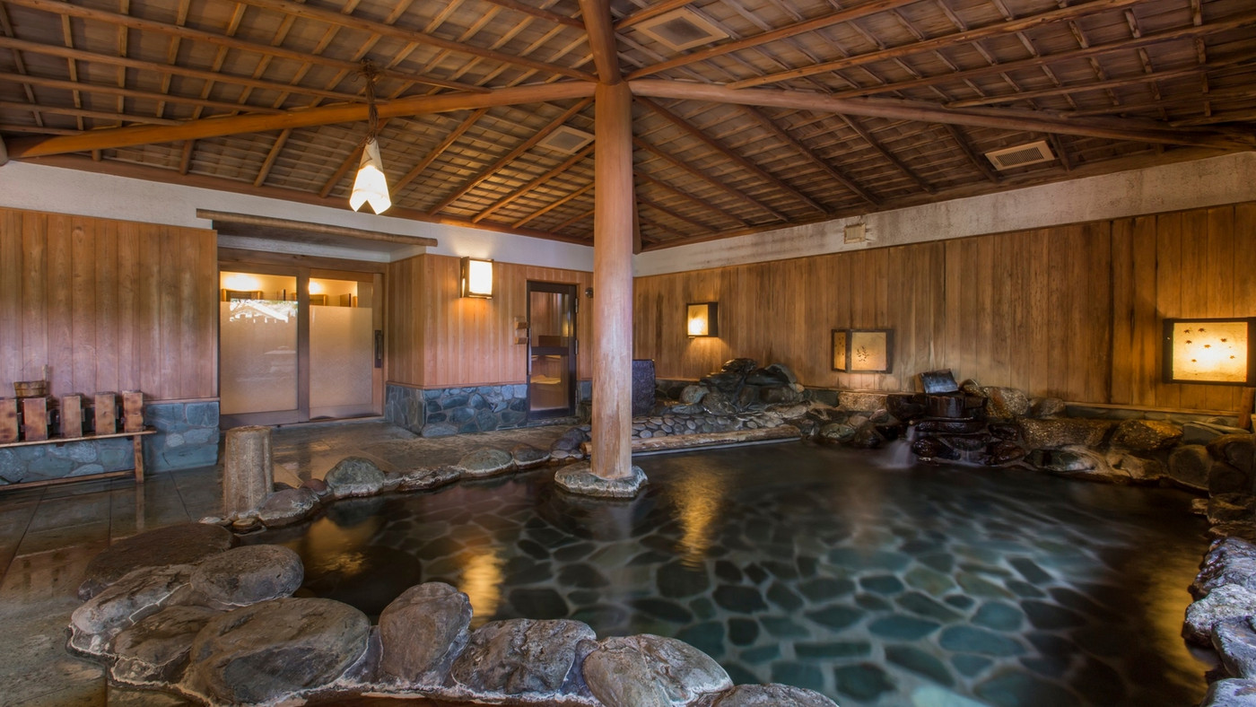 しっとり和情緒と源泉かけ流し温泉に心ほどける3658364