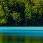 北海道の原生林の中に佇む神秘の湖「オンネトー」