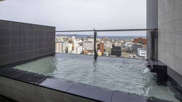 灯の湯の露天風呂 函館街並み / 2