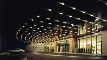 施設の入り口 / 28