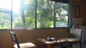 客室内のダイニングエリア / 7