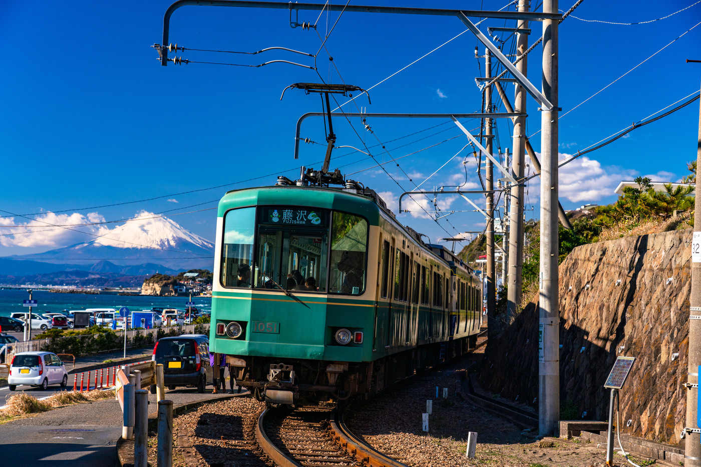 《神奈川県》江ノ電と富士山・湘南
