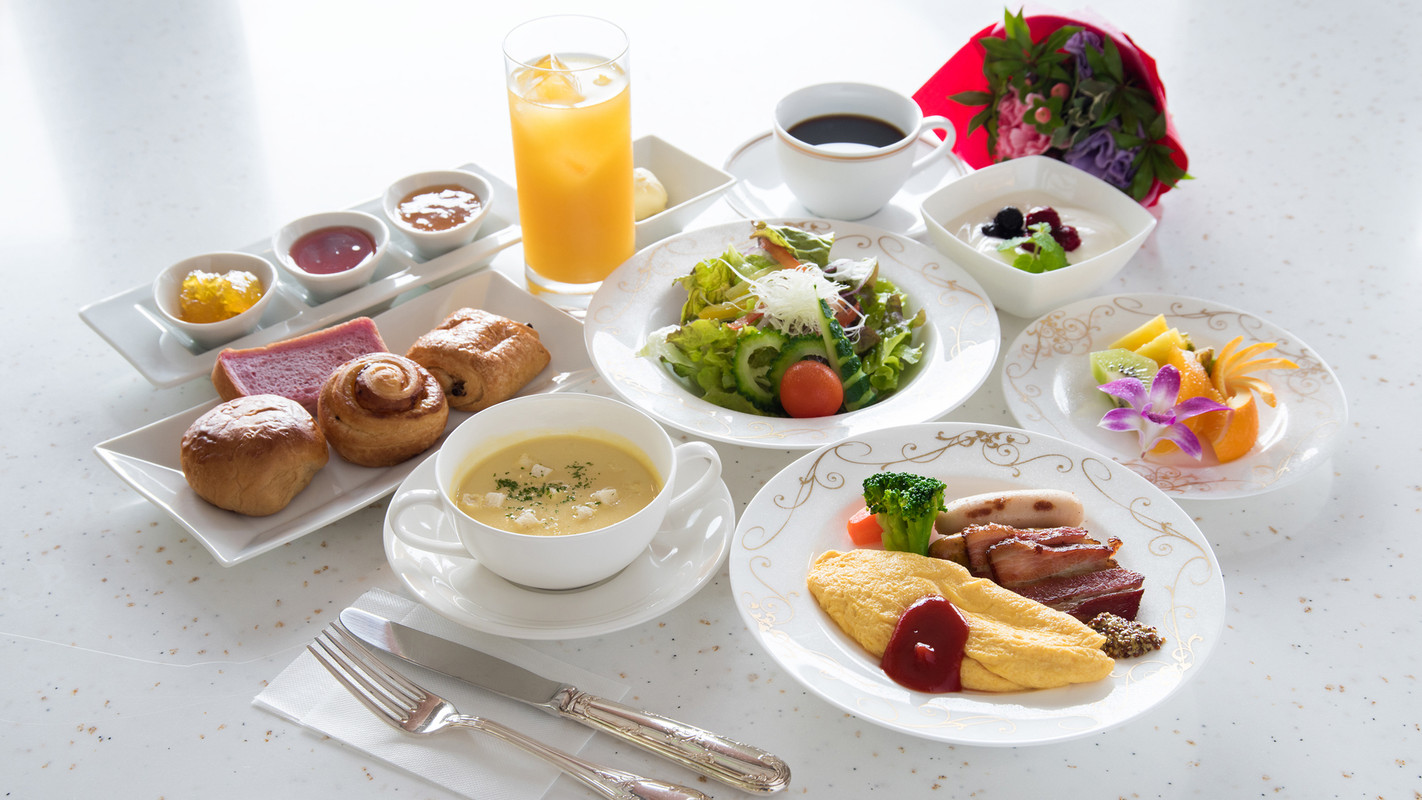 洋食のプレート朝食一例