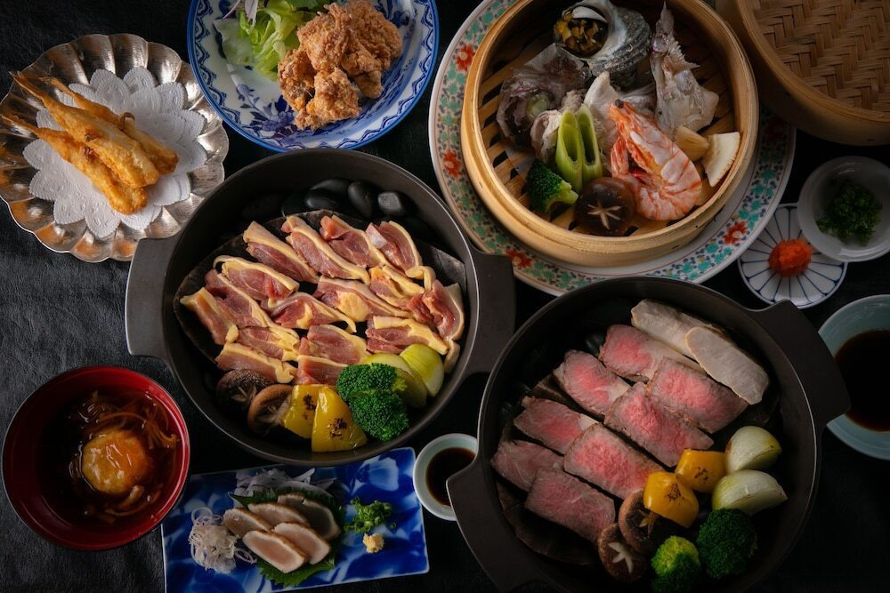 美術館のよう。アンティークなお部屋が素敵な温泉旅館3543633