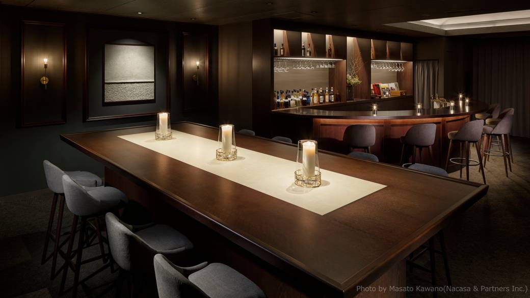 大人が語らうバーで
〆パフェも堪能 / 5