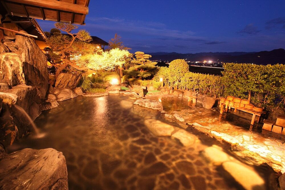 「W美肌の湯」と豪華な懐石料理で特別なひとときを3926093