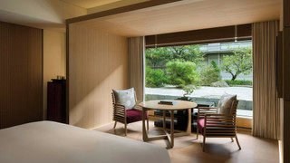 デラックス ルーム キングベッド 1 台 ガーデンビュー