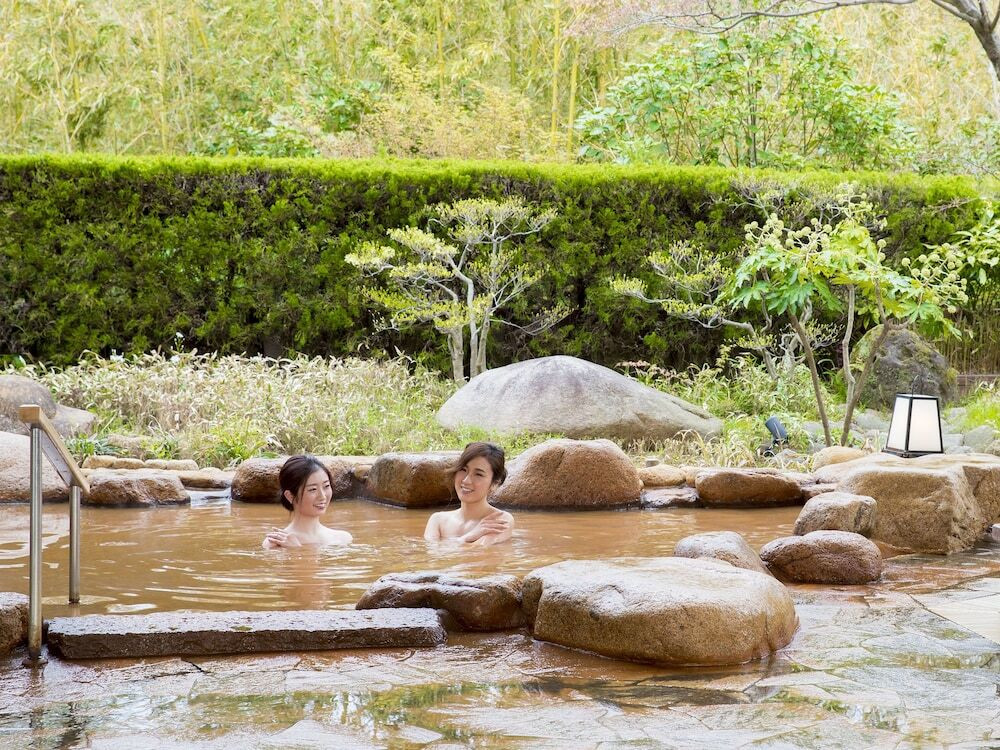 歴史ある名湯で、身も心も解放して。3488300