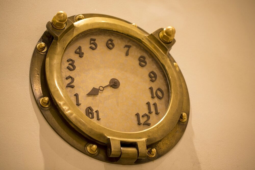 フロントの時計