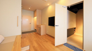 西館モダン和室23.9㎡+シアタールーム6.4㎡ [禁煙]