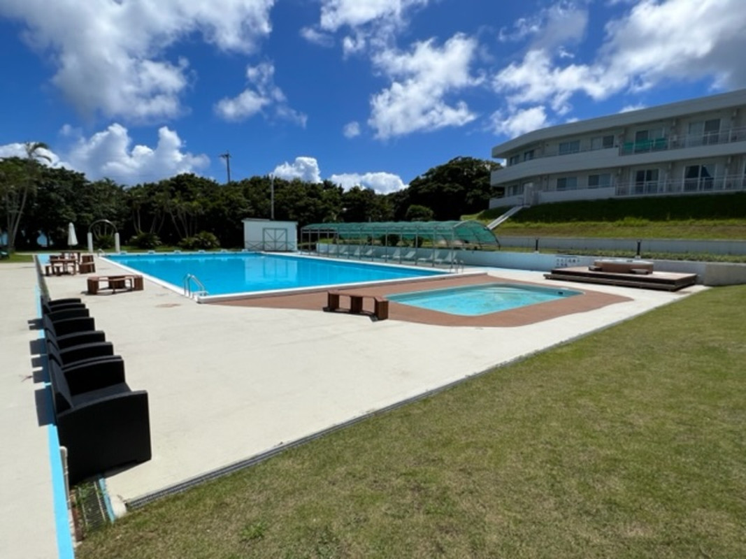 スイミングプール