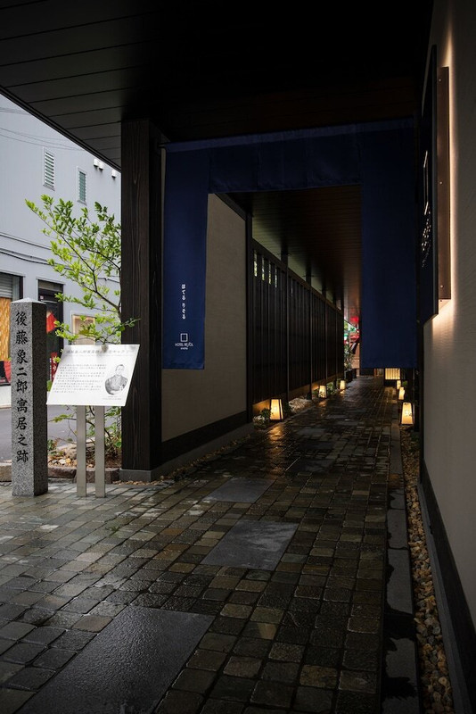 施設の正面