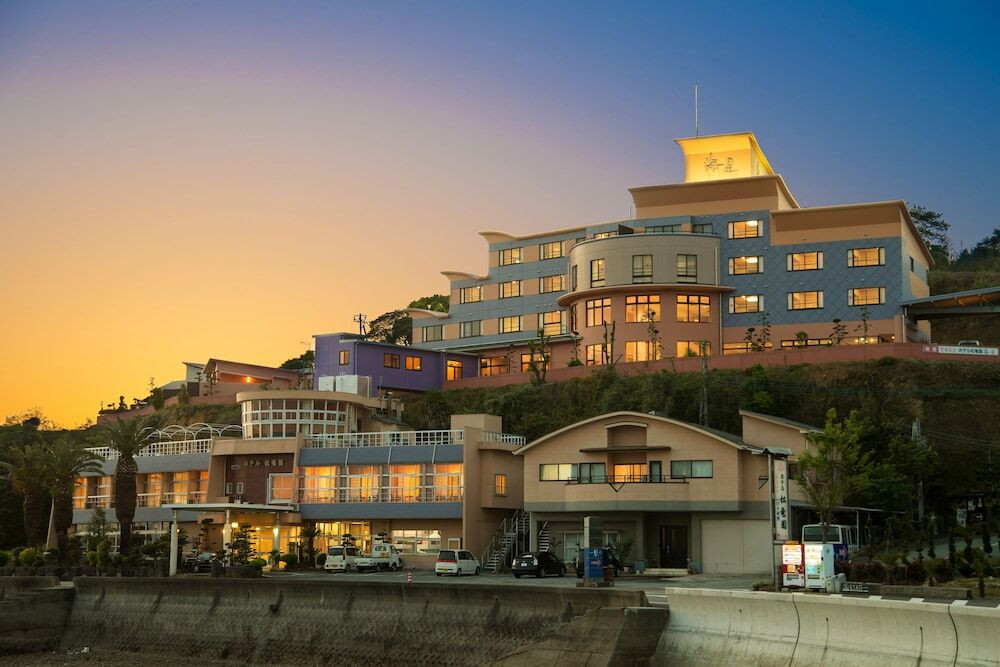 オーシャンビューに⼼癒される温泉リゾートホテル3925305