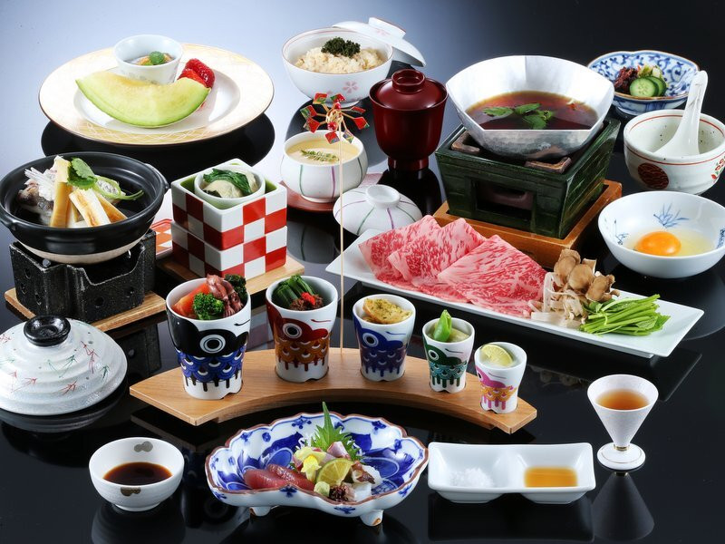 人気温泉・有馬の湯につかる1000輪のバラ風呂3643625