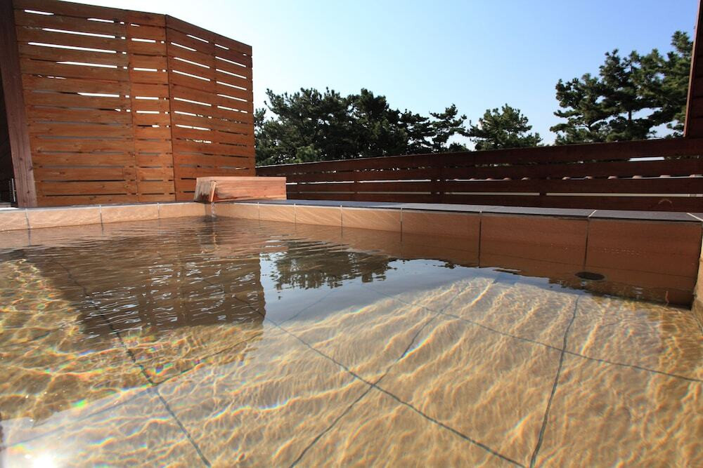 夕景と「うずしお温泉」に疲れた2人の心も洗われる3561807