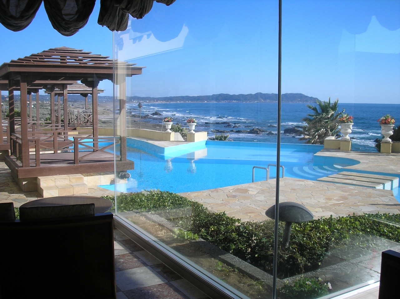 インフィニティプールに感激！どこまでも広がる美しい海を眺めて3406992