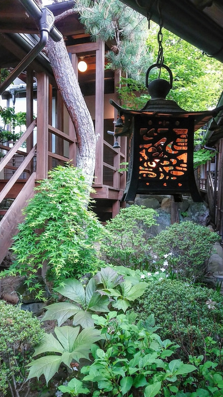 渡り廊下で繋がれた歴史ある建築