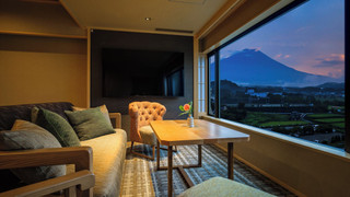 燦里 Suite 洋室  富士山側  [山梨ワインラウンジ利用可能]