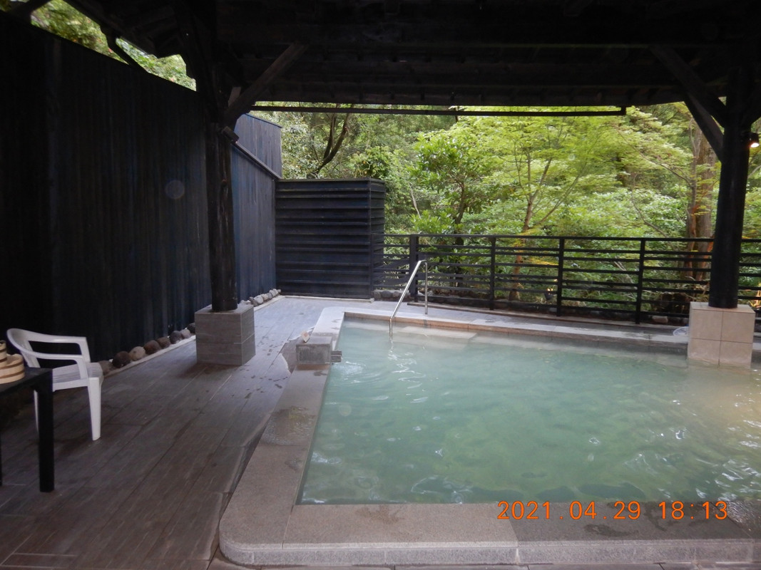 南館1階の露天風呂