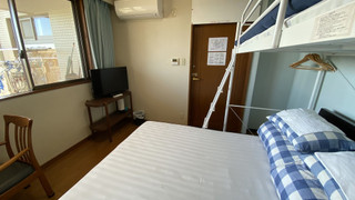 102 個室　液晶ＴＶあり、洋室、ダブルベッド＆ロフトベッド付、パーシャルシービュー 禁煙