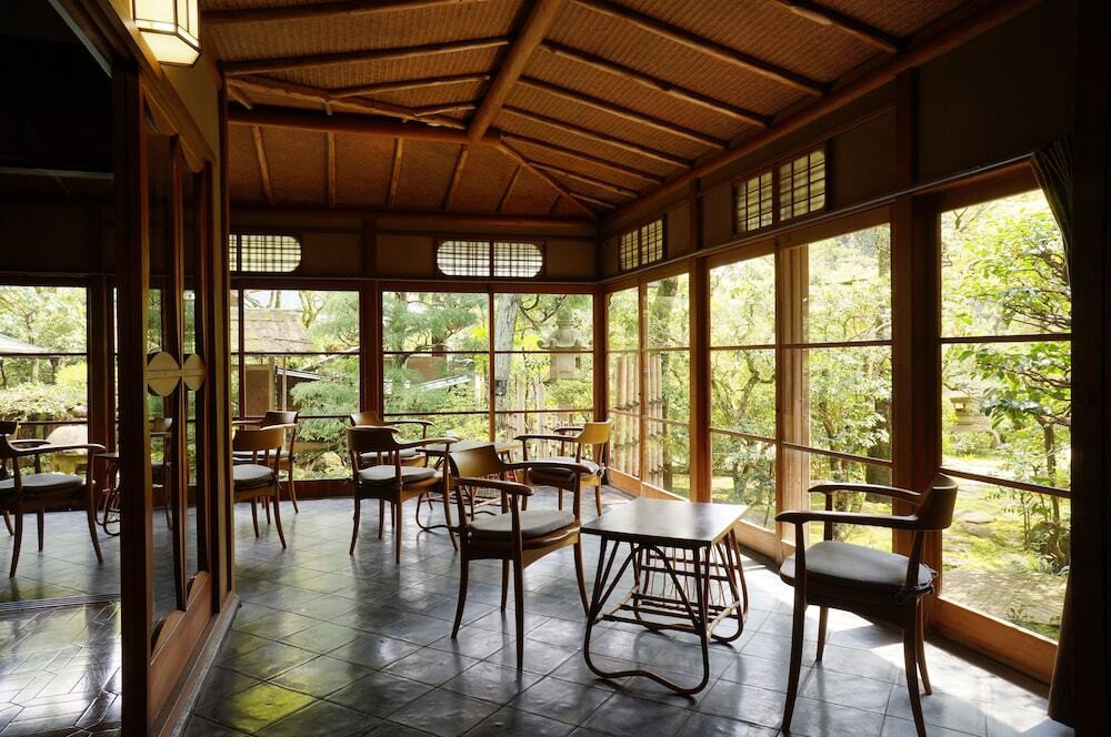 5. 有形文化財の宿で贅沢ステイ「湯田温泉 名勝 山水園」3914335