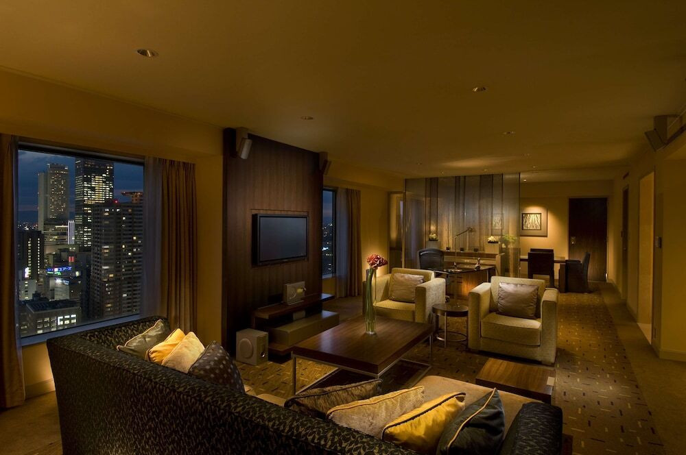 高層階の夜景を眺めながら、大人なプロポーズ3417835