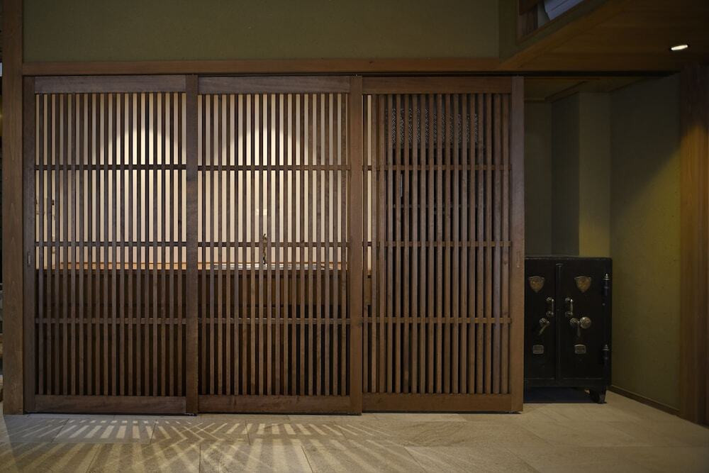 客室内のダイニングエリア