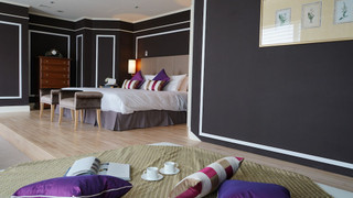 ロイヤルスイート クラブラウンジアクセス付き  (142平米 / ワイドキングベッド) 禁煙