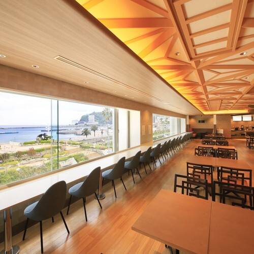 ご当地メニューも楽しみ
元気が出る朝食 / 4