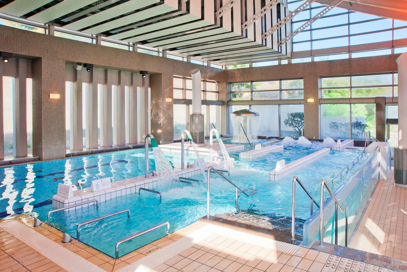 宿泊は水と緑で満たされた癒しの空間「ホテル近鉄 アクアヴィラ伊勢志摩」へ1697592