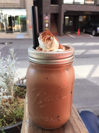 「サタデイズ チョコレート ファクトリー カフェ」ドリンク 1054571 Iced chocolate＠480円