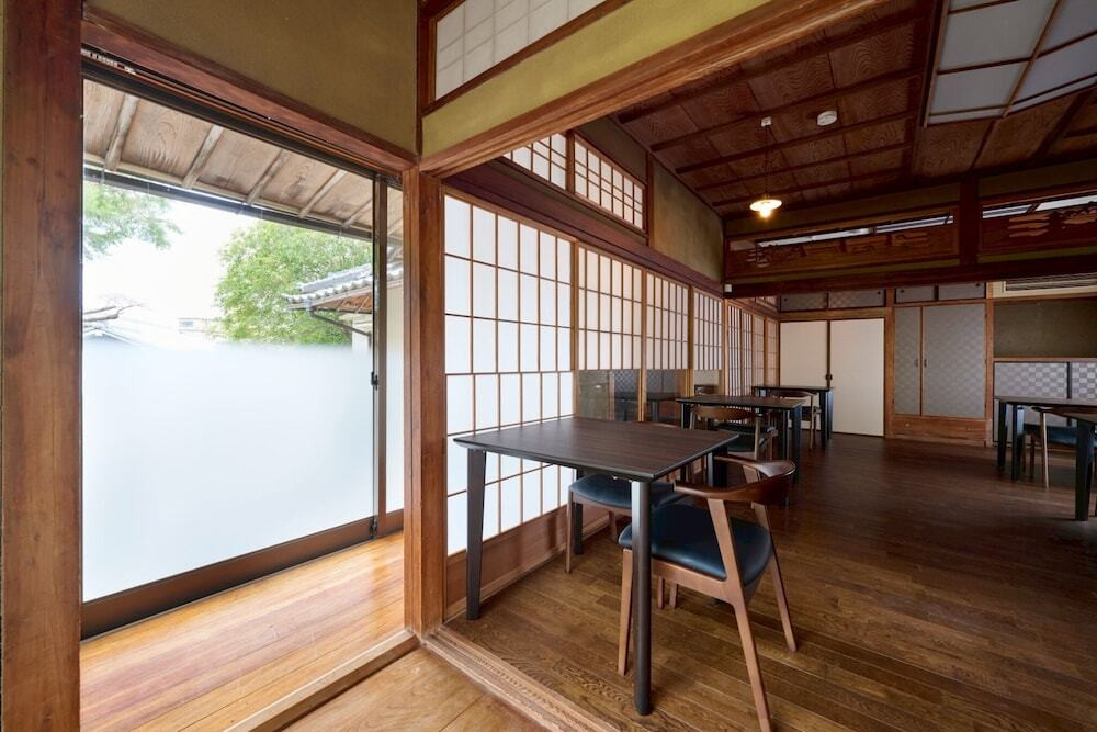 レストラン