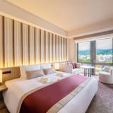 東山の自然や校庭など
色々なビューが楽しめる / 1