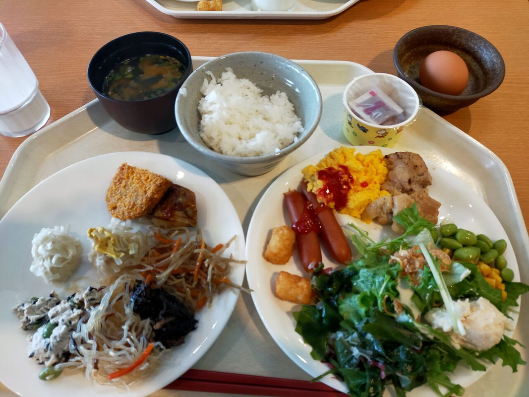 朝食はバイキング