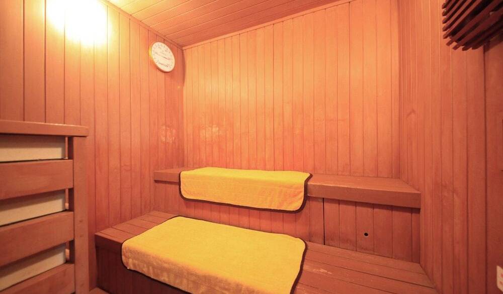 美人の湯でゆったり
疲れを癒す大浴場 / 2