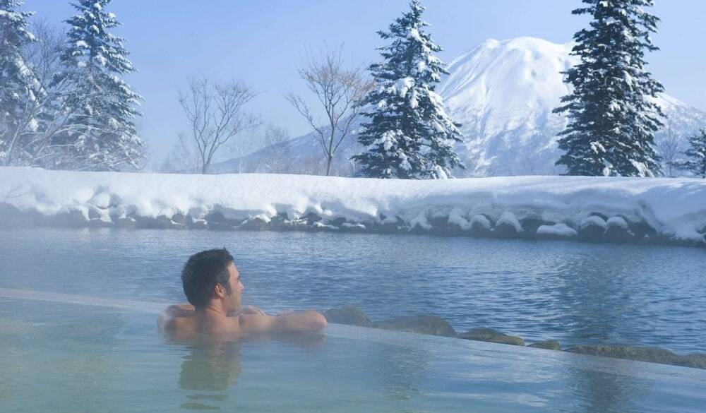 露天風呂から羊蹄山を望む / 2