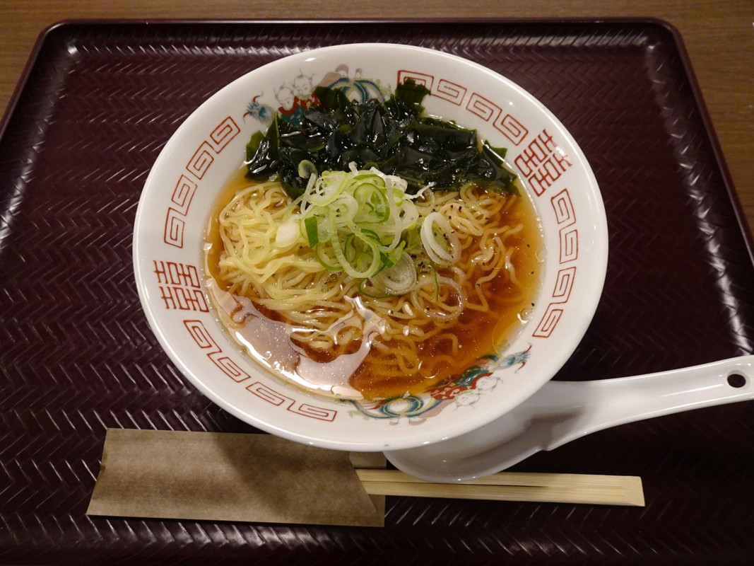 無料の夜食ラーメン