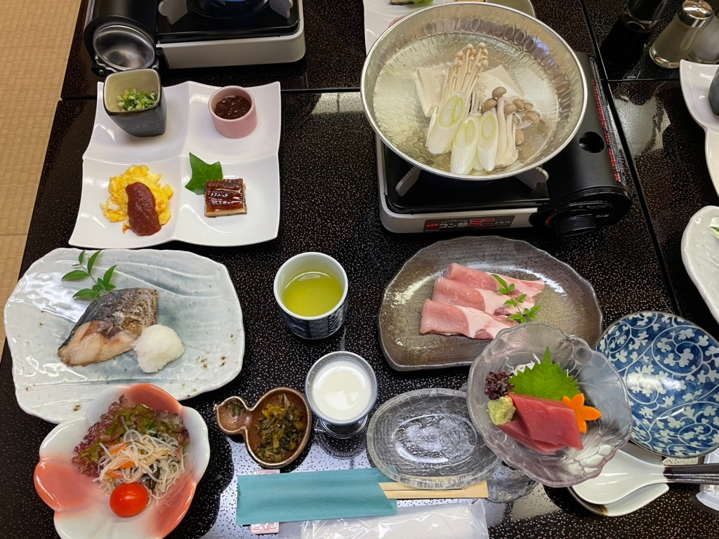 「悠久の宿 滝美館」 料理 262872223 豚しゃぶしゃぶ。鰻もあり!