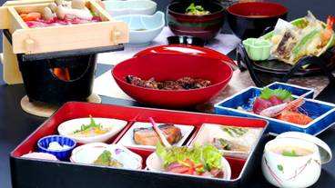 食事・飲み物 / 3