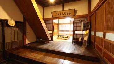 内部エントランス / 2