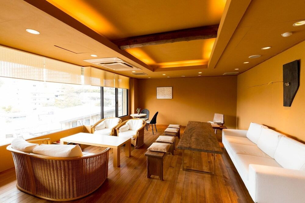 ロビーラウンジ