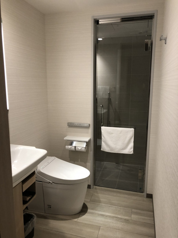 シャワーのみの部屋でした