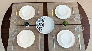 客室内のダイニングエリア / 18