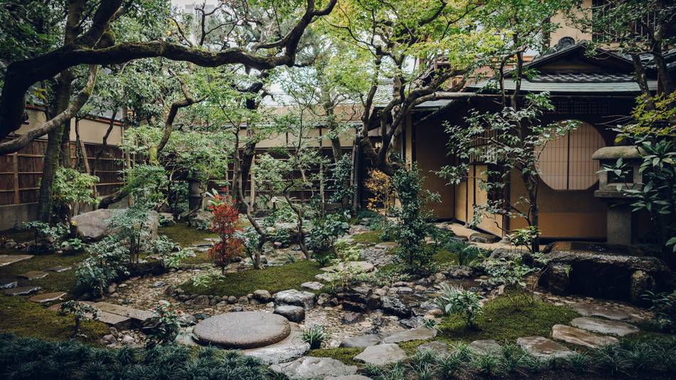 敷地内には美しい庭園が広がる / 3